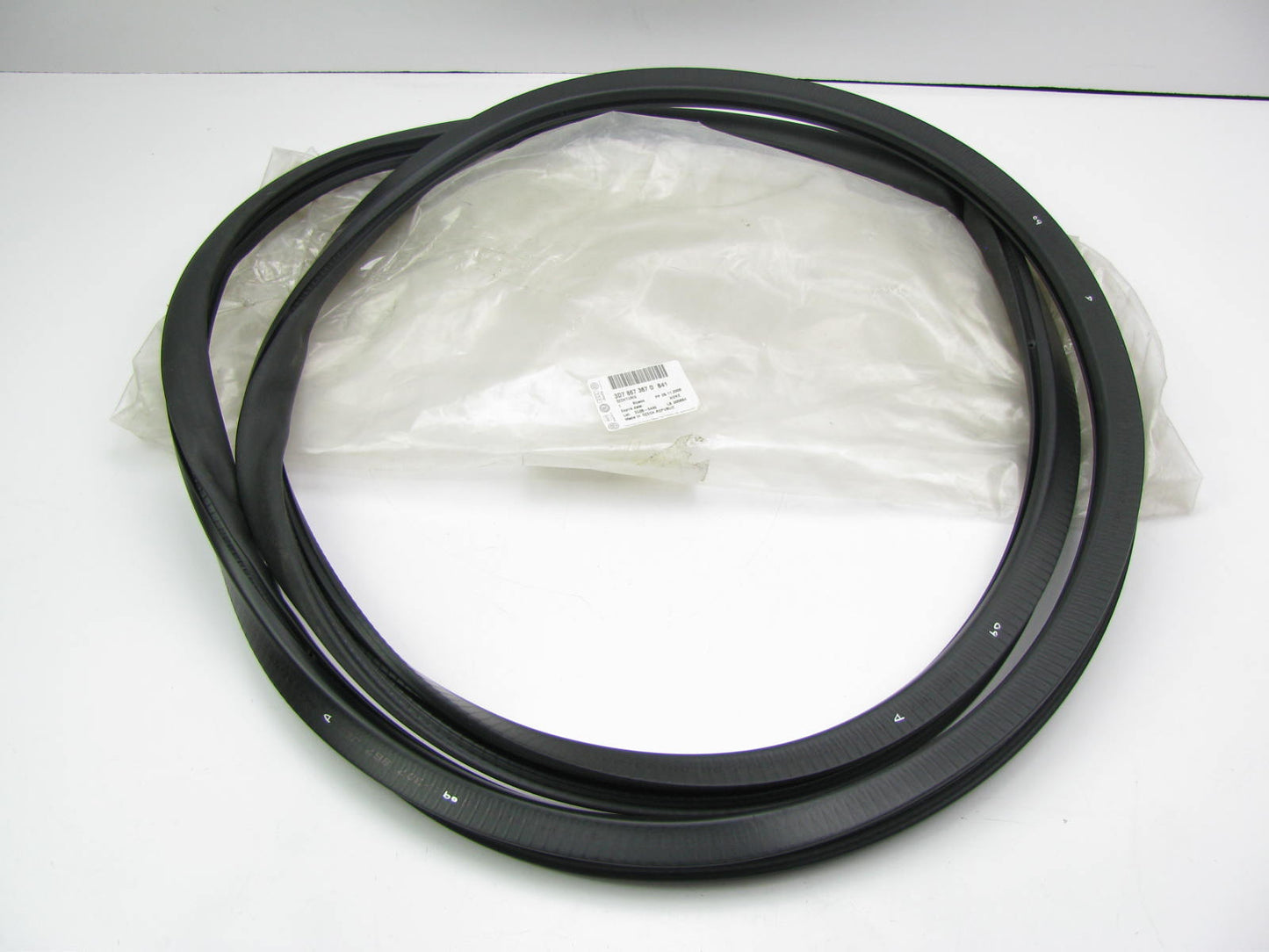 NEW GENUINE Rear Left Driver Side Weatherstip Seal 2004-06 VW Phaeton 3D7867367D