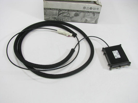 NEW - OEM VW Audi 420035503E Radio Antenna 2011-2012 R8