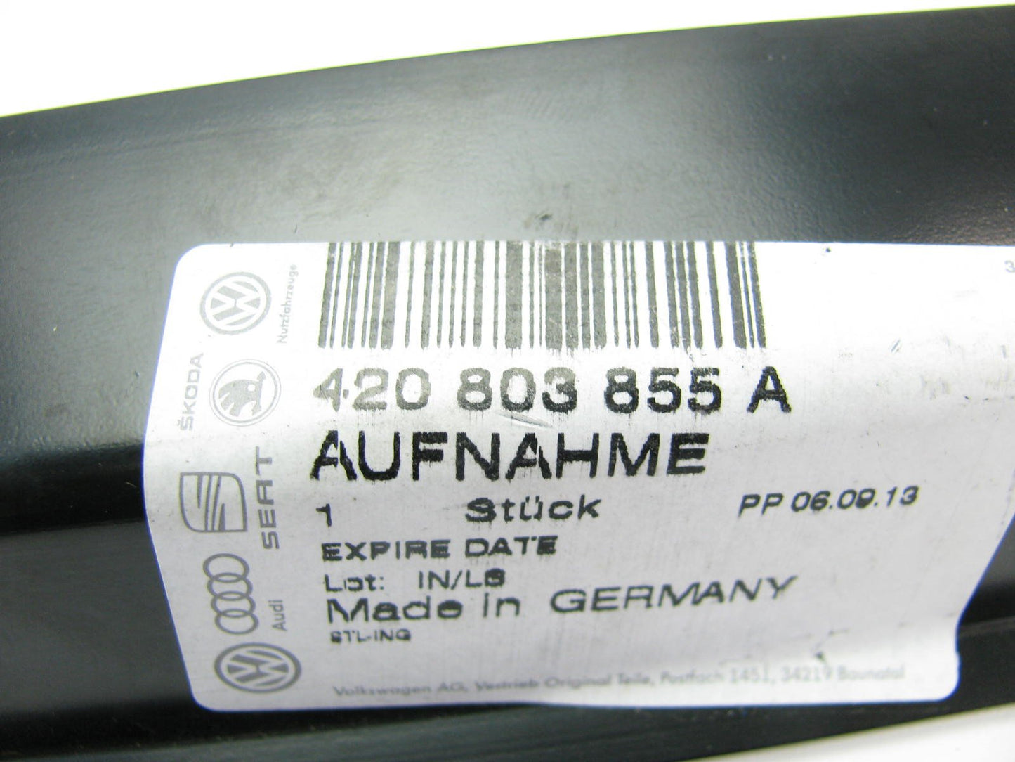 NEW - OEM GENUINE Rocker Panel Floor Jack Pad Lift Bracket Audi 420803855A