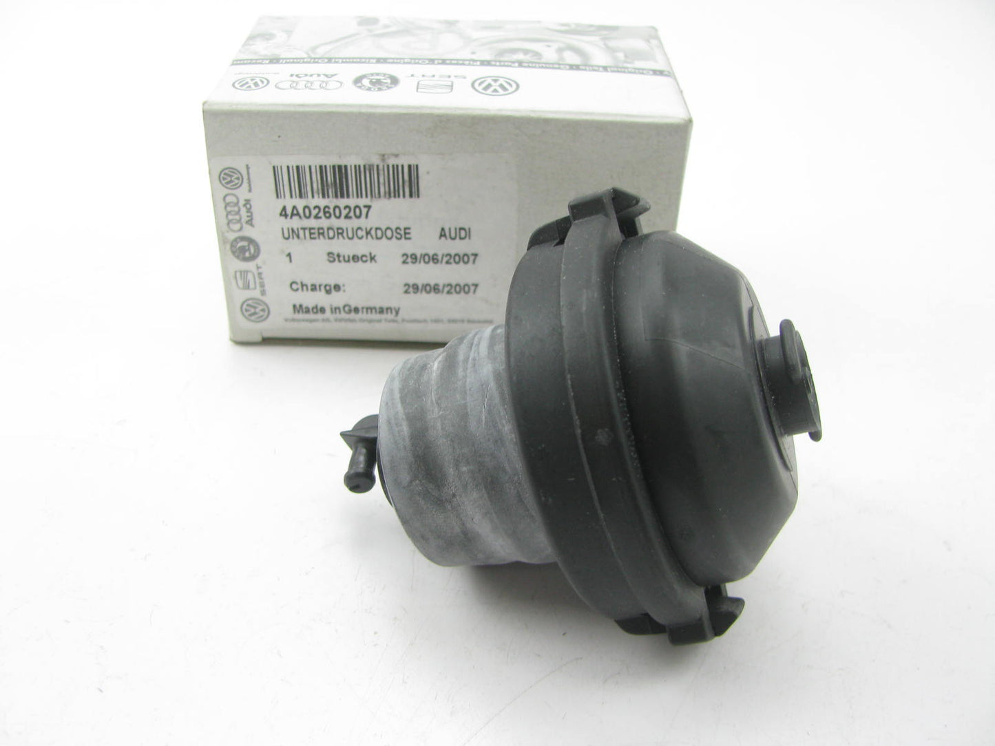 NEW GENUINE Vacuum Pump OEM 1992-94 Audi 100 S4, 1995-98 Audi A6 1995 Audi S6