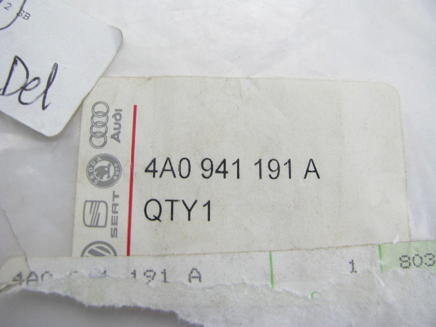 NEW - OEM Left Side Head Lamp Light Trim Rubber Gasket Seal 1995-97 Audi A6, S6