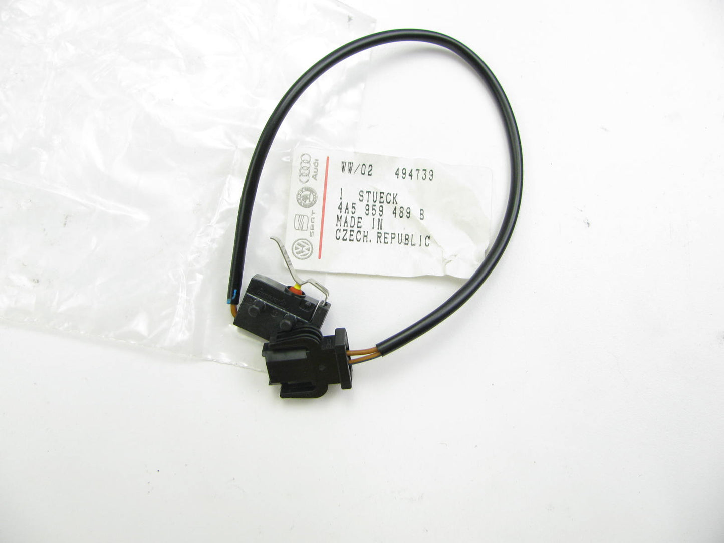 NEW - OEM VW Audi 4A5959489B Anti-Theft Trunk Switch 1995-1997 A6 1995 S6