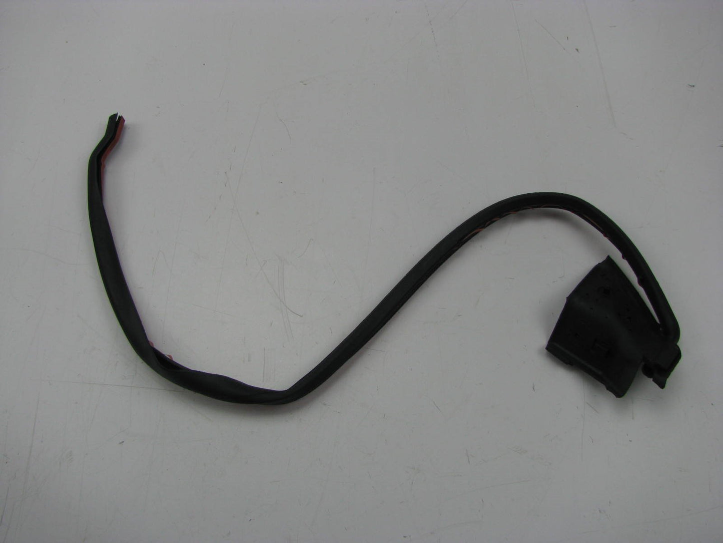 NEW GENUINE Rear Left Side Door Weatherstrip Seal OEM Audi 4B0839717B