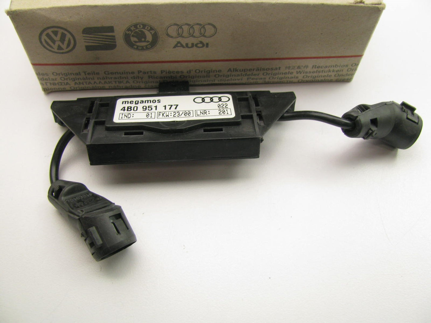 NEW GENUINE Audi 4B0951177 Anti-Theft Alarm Motion Sensor 98-00 A6 , A6 Quattro