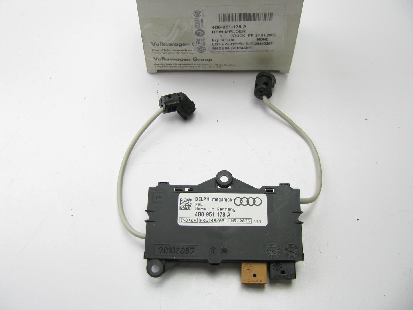 New OEM Anti-Theft Alarm Shock Motion Sensor, Right Side For Audi 4B0951178A