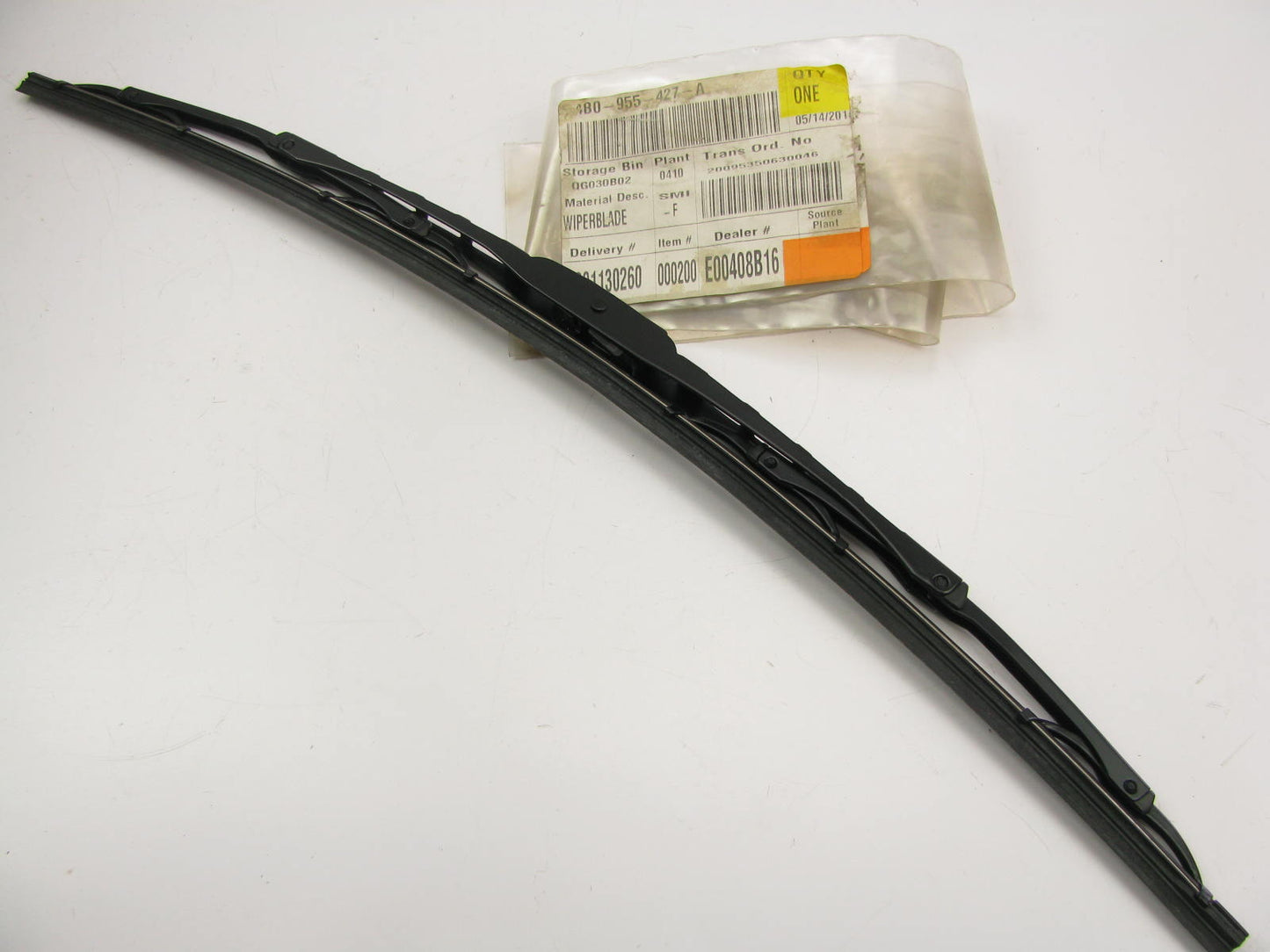 New Genuine OEM Windshield Wiper  Blade For 2000-2002 Audi A4 4B0955427A