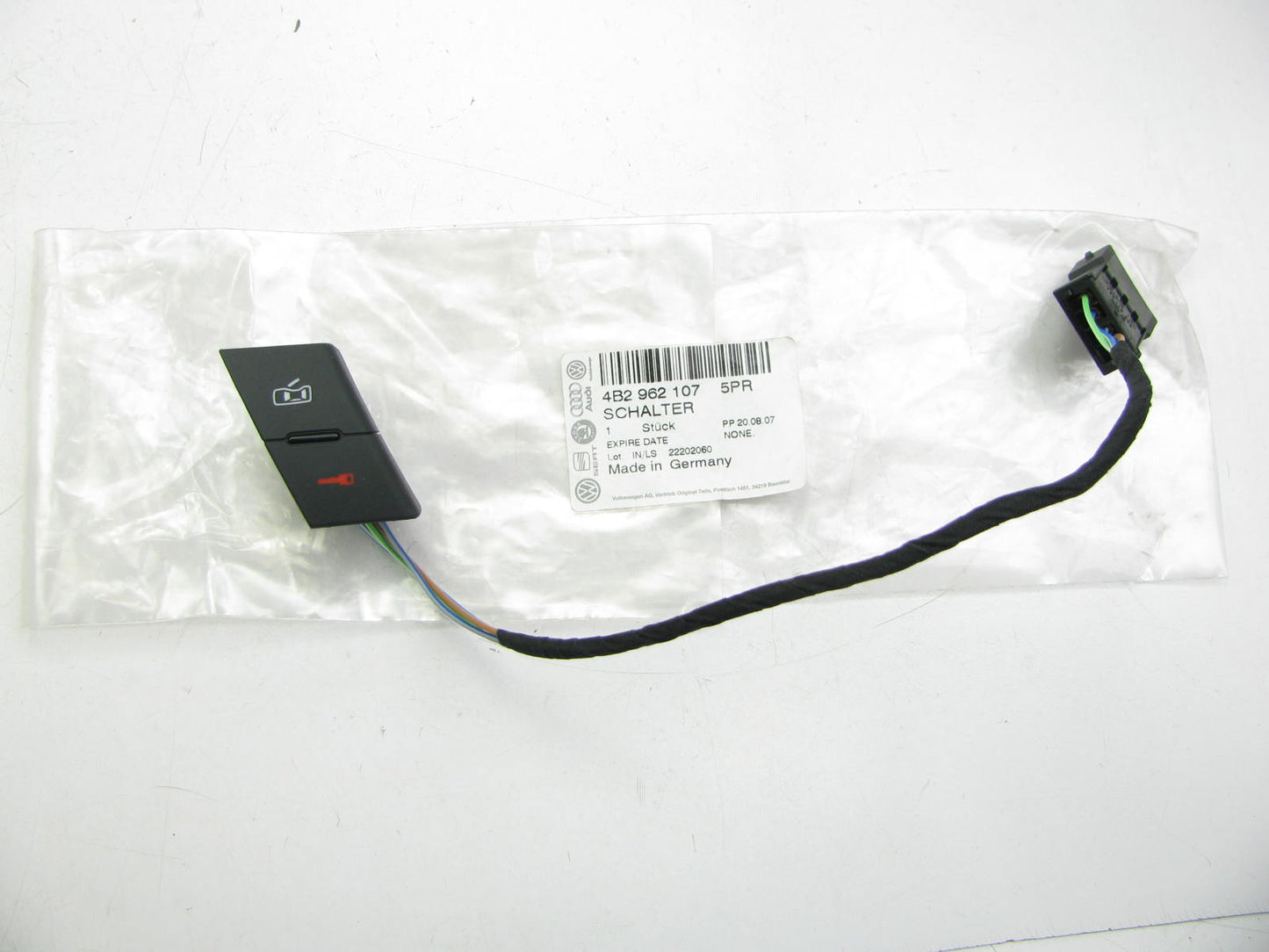 NEW - OEM VW Audi 4B29621075PR Front Right Door Lock Switch