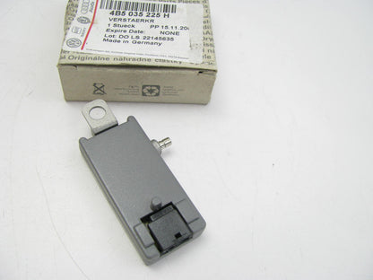 NEW GENUINE OEM Vw Audi 4B5035225H Radio / Stereo Antenna Booster