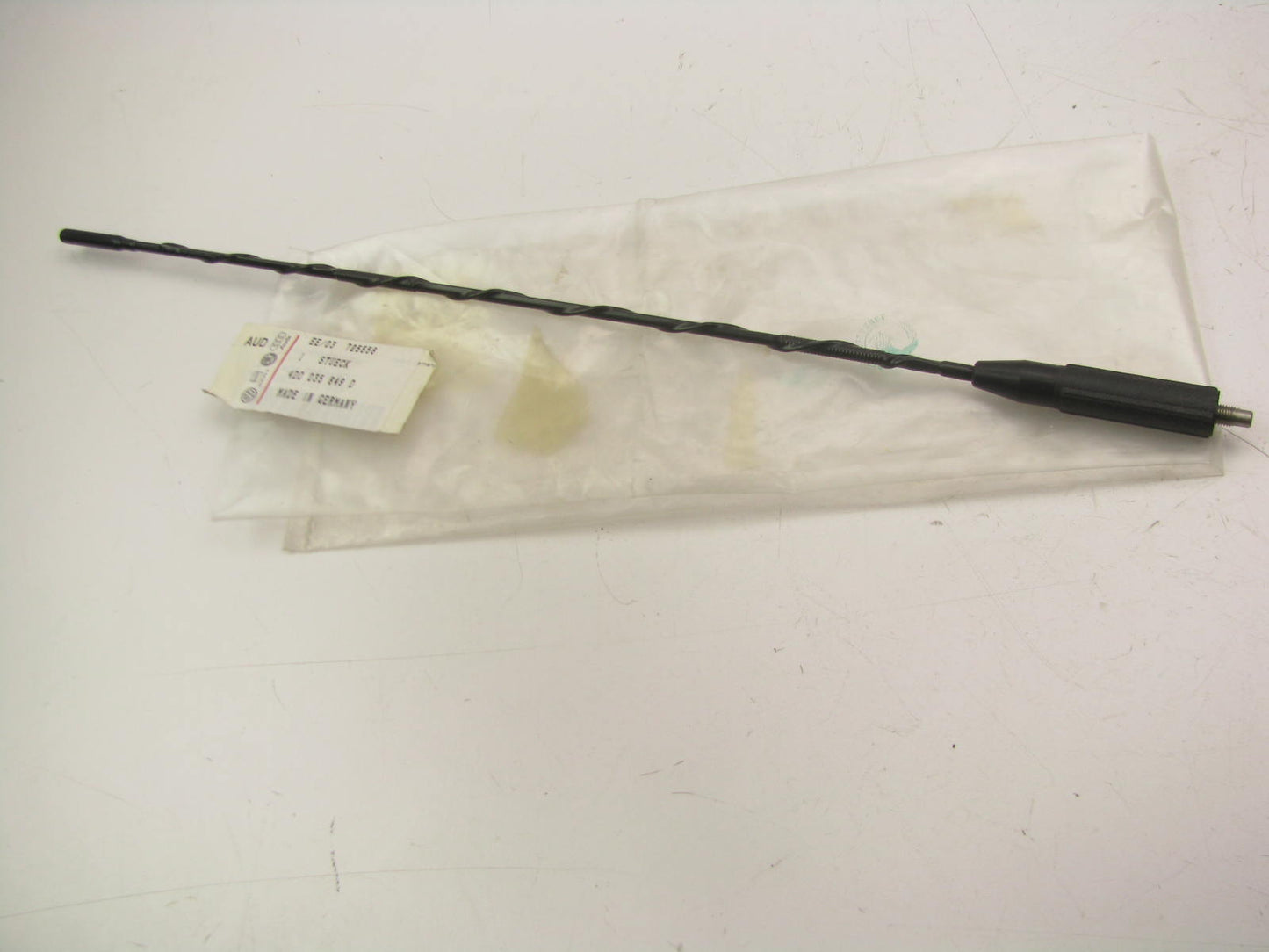 NEW - OEM 4D0035849D Radio Antenna For 2004 Audi A6