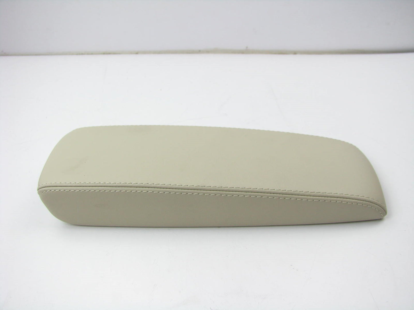 NEW GENUINE Console Armrest Cover Linen Beige OEM For 2008-2010 Audi A8 Quattro