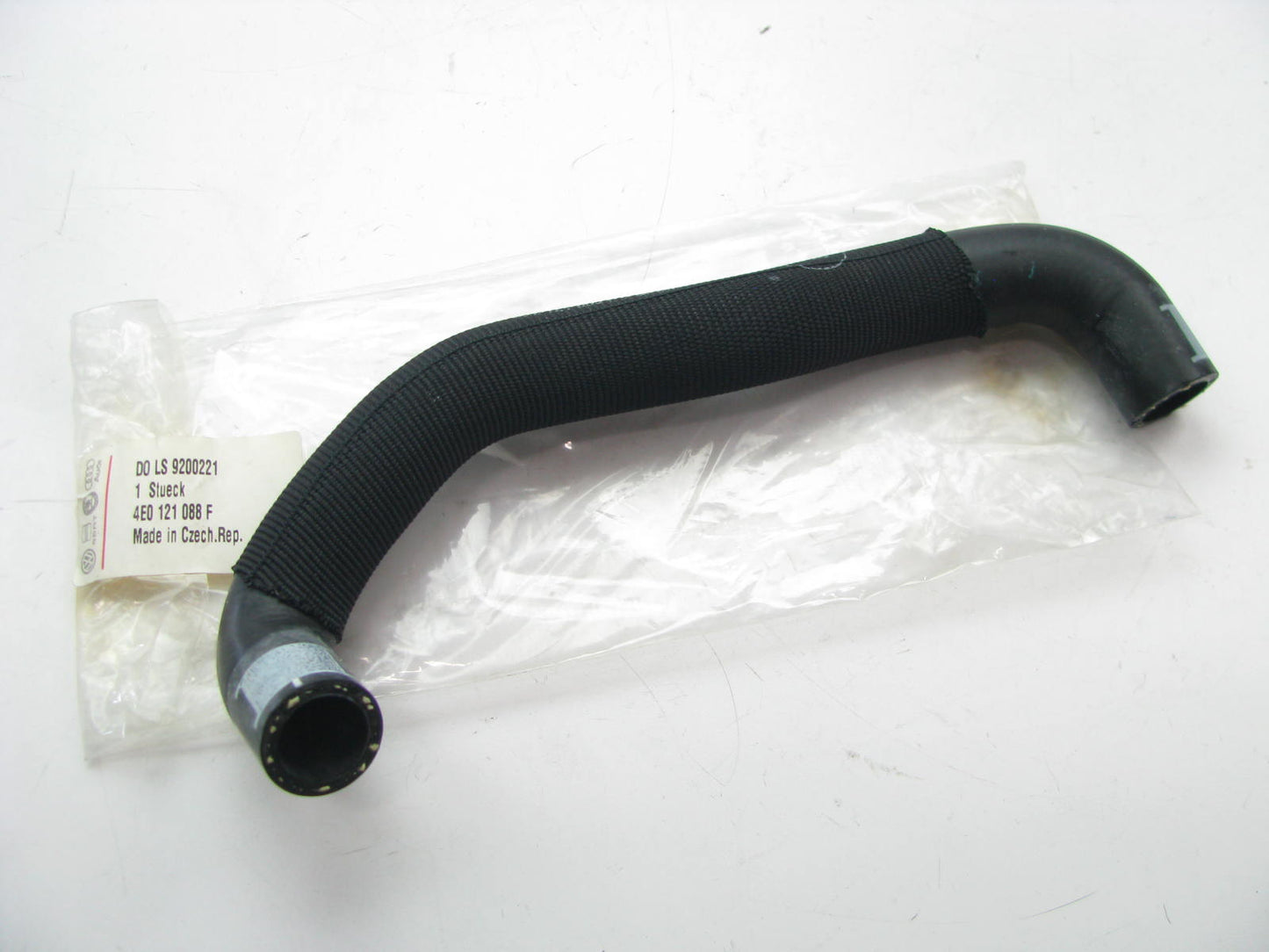 NEW - OEM VW Audi 4E0121088F Radiator Coolant Bypass Hose 04-06 A8 Quattro 4.2L
