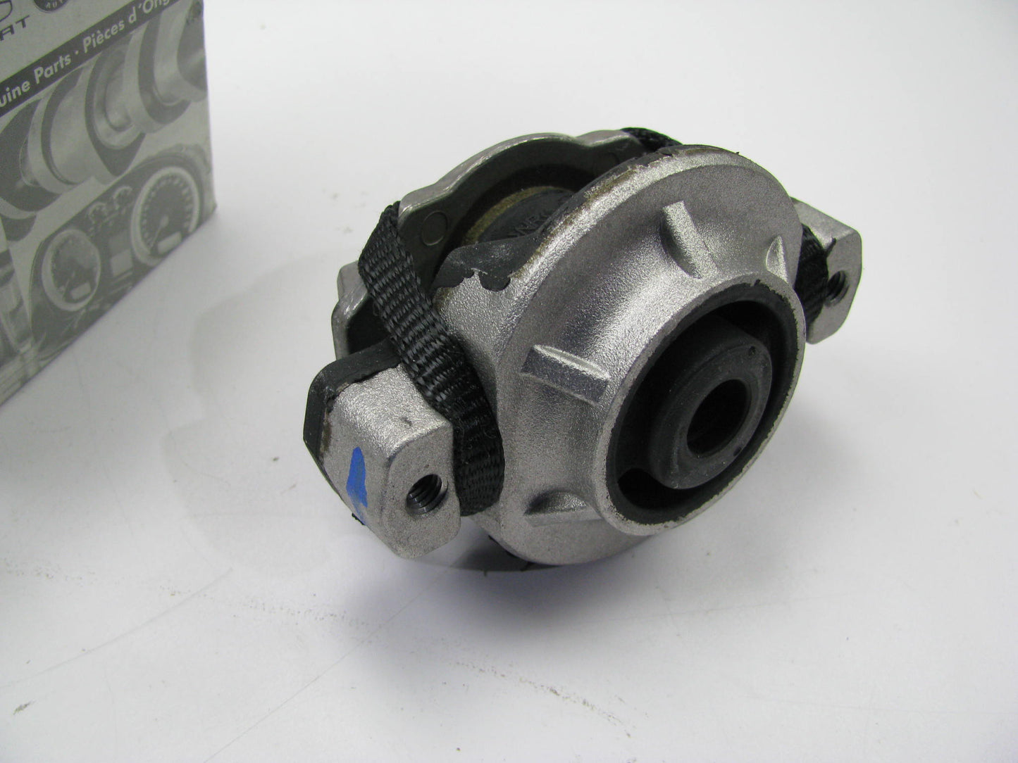 NEW GENUINE OEM Rear Automatic Transmission Mount 4E0399151BD