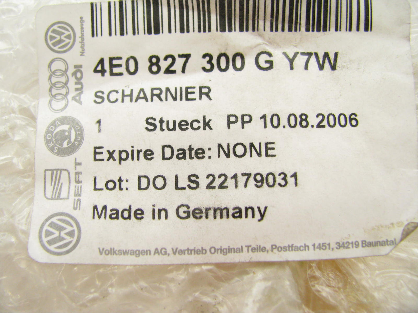 NEW - OEM 4E0827300GY7W Right Deck Lid Hinge 04-10 Audi A8 Quattro 07-09 S8