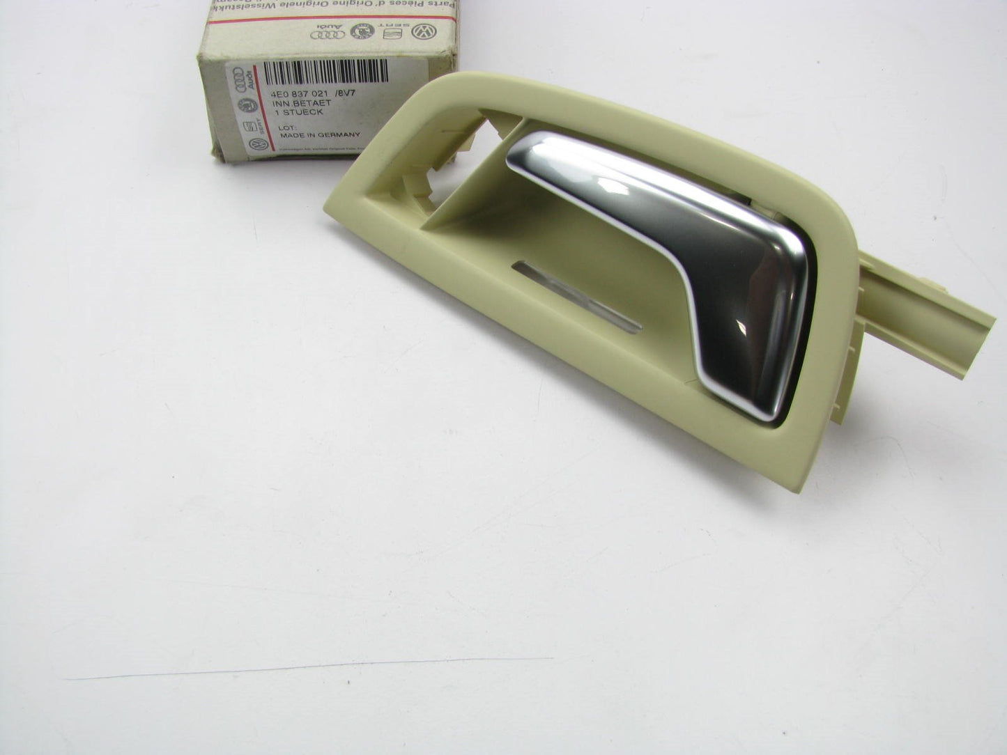 NEW 04-07 Audi A8 Quattro, 2007 S8 Rear Left Side Interior Door Handle CREAM