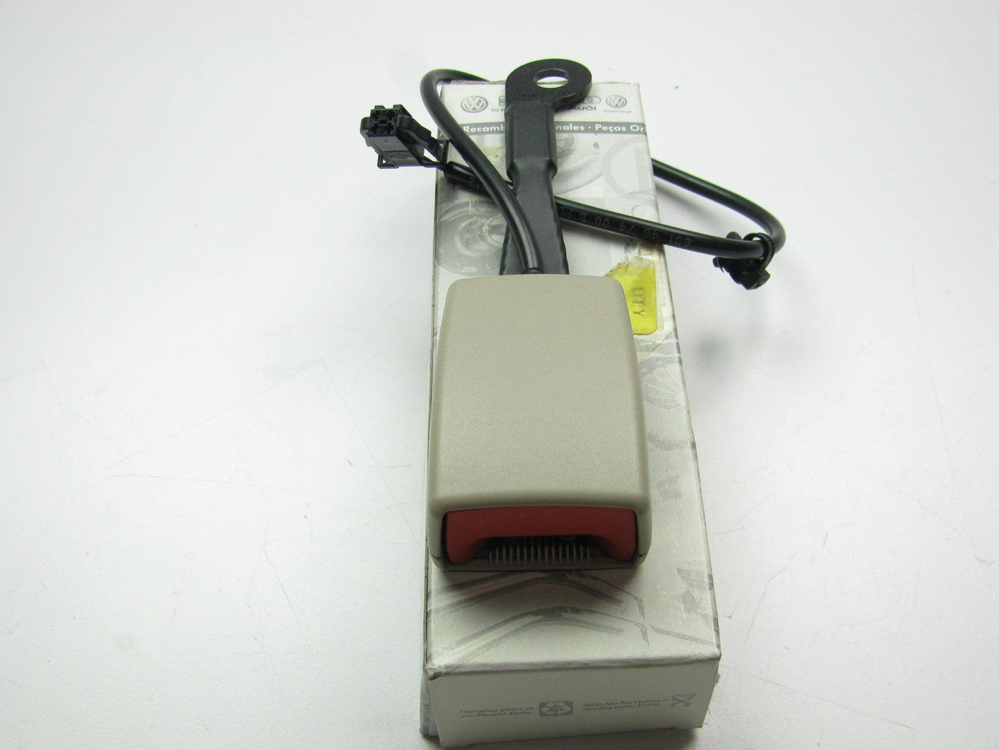 Front Left Seat Belt Receiver Buckle Beige W/O Occupant Sensor 08-10 A8 Quattro