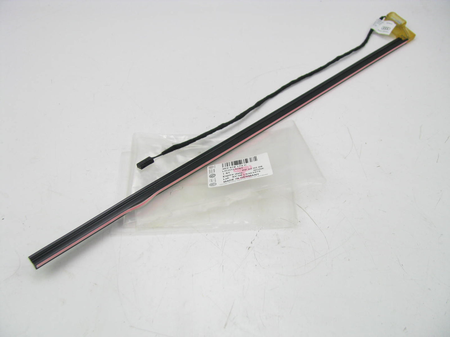 NEW - OEM VW Audi 4E0919173C Front Left Led Light Bar 04-10 A8 Quattro 07-09 S8