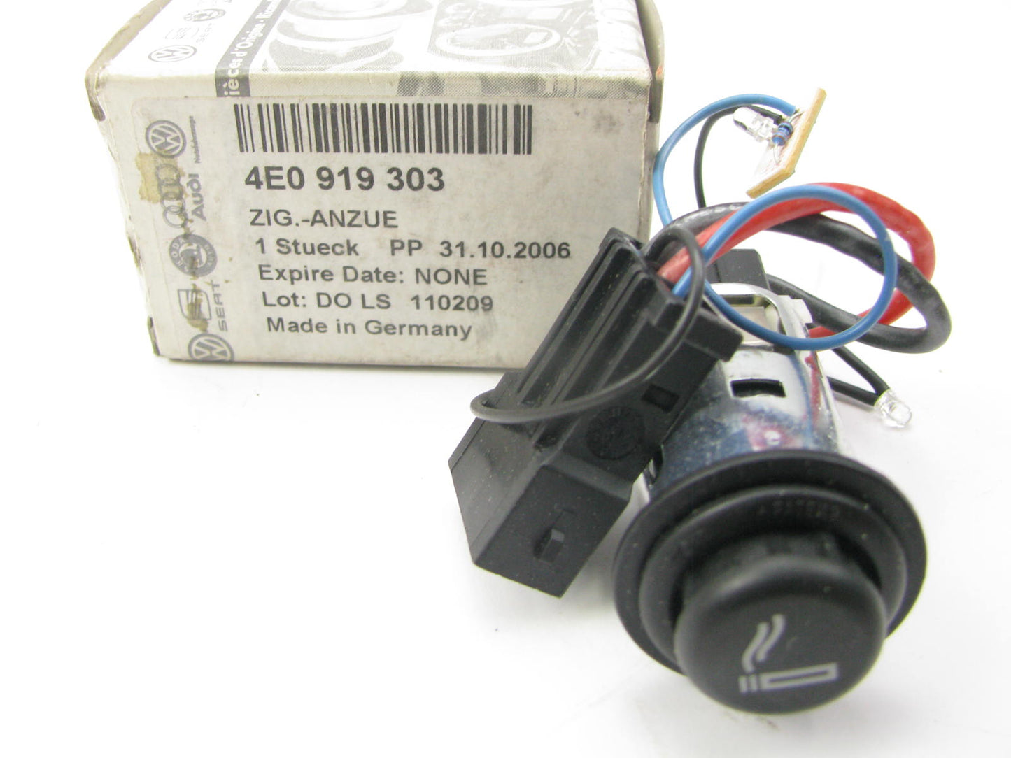 NEW - OEM VW Audi 4E0919303 Center Console 12V Cigarette Lighter
