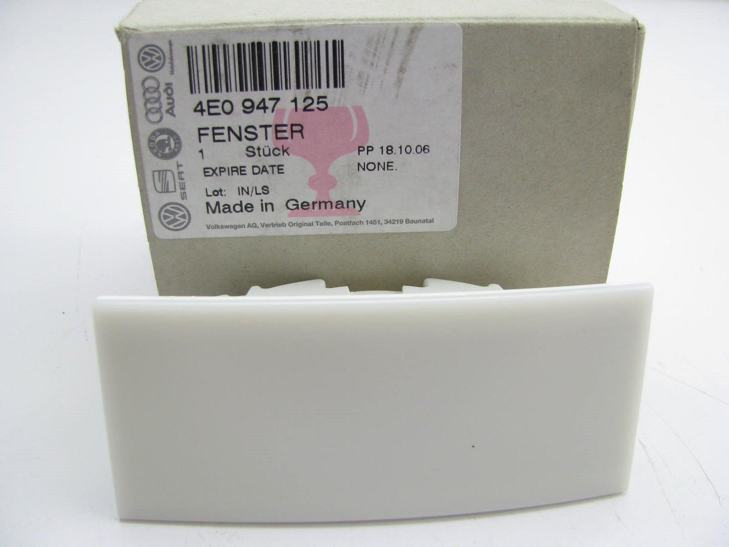 REAR LEFT DRIVERS SIDE Interior Roof Courtesy Dome Light Lens OEM Audi 4E0947125