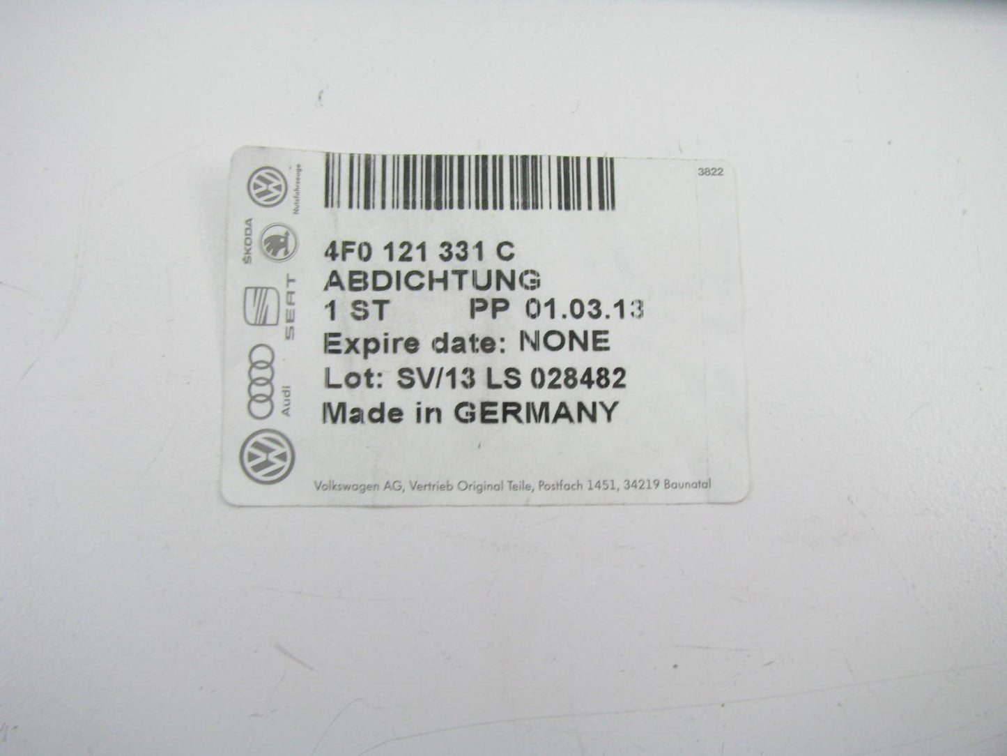 NEW - OEM GENUINE Upper Radiator Weatherstrip Seal 2007-11 Audi S6 4F0121331C