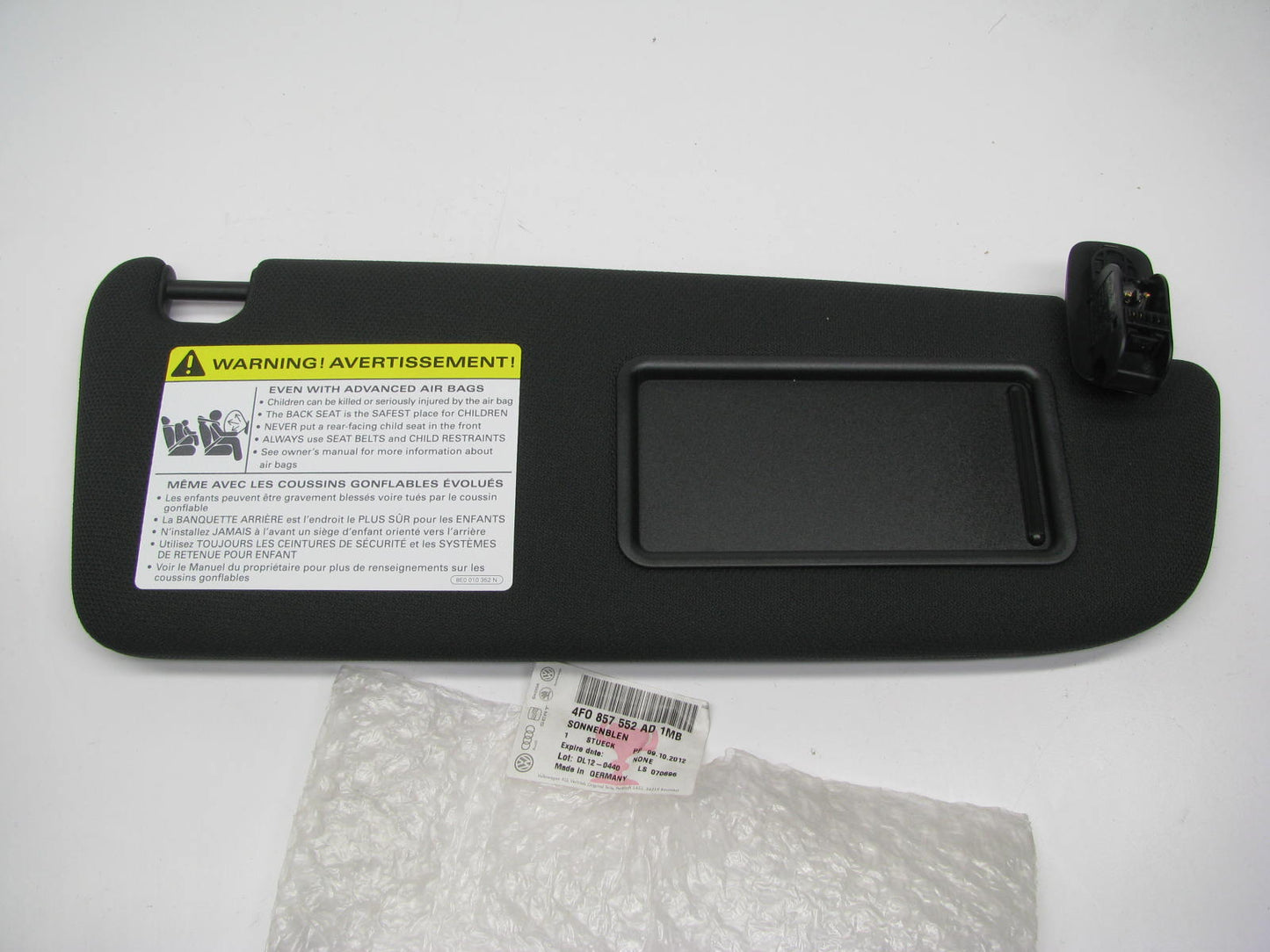 NEW GENUINE OEM VW Audi 4F0857552AD1MB RIGHT Sun Visor Sunvisor W/ Mirror BLACK