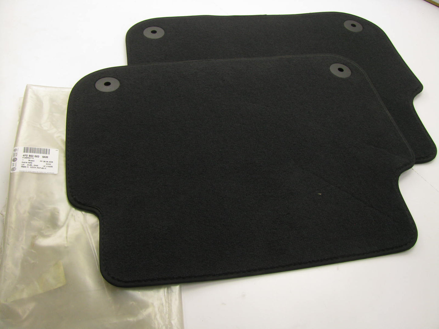 NEW - OEM VW Audi 4F08636839AM Rear Floor Mats 2005-2008 A6 Avant A6, S6