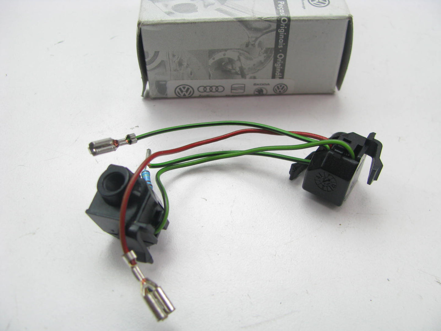 NEW - OEM VW Audi 4F0919063 Interior Roof Courtesy LED Light Assembly