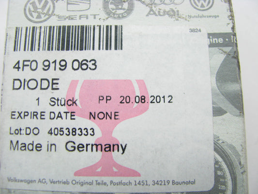 NEW - OEM VW Audi 4F0919063 Interior Roof Courtesy LED Light Assembly