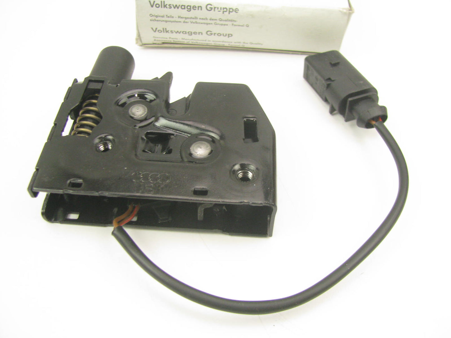 NEW - OEM VW Audi 4G0823509C Hood Latch Lock