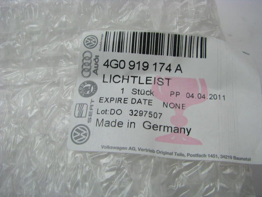 NEW - OEM Genuine Front Right Door Illumination Bar 2012-2017 Audi A6 4G0919174A