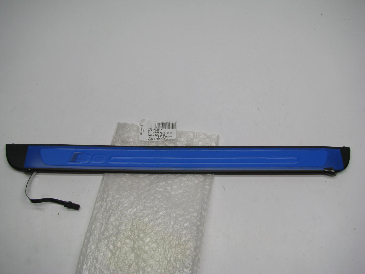 NEW OEM Front Right S-Line Door Sill Scuff Plate Illuminated 4G0947406H For Audi