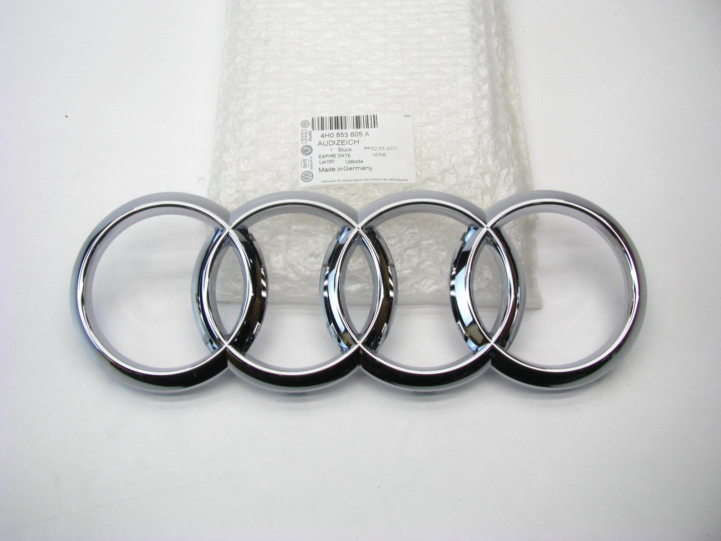 New Front Grille Audi Rings Logo Emblem Badge OEM For Audi 4H0853605A