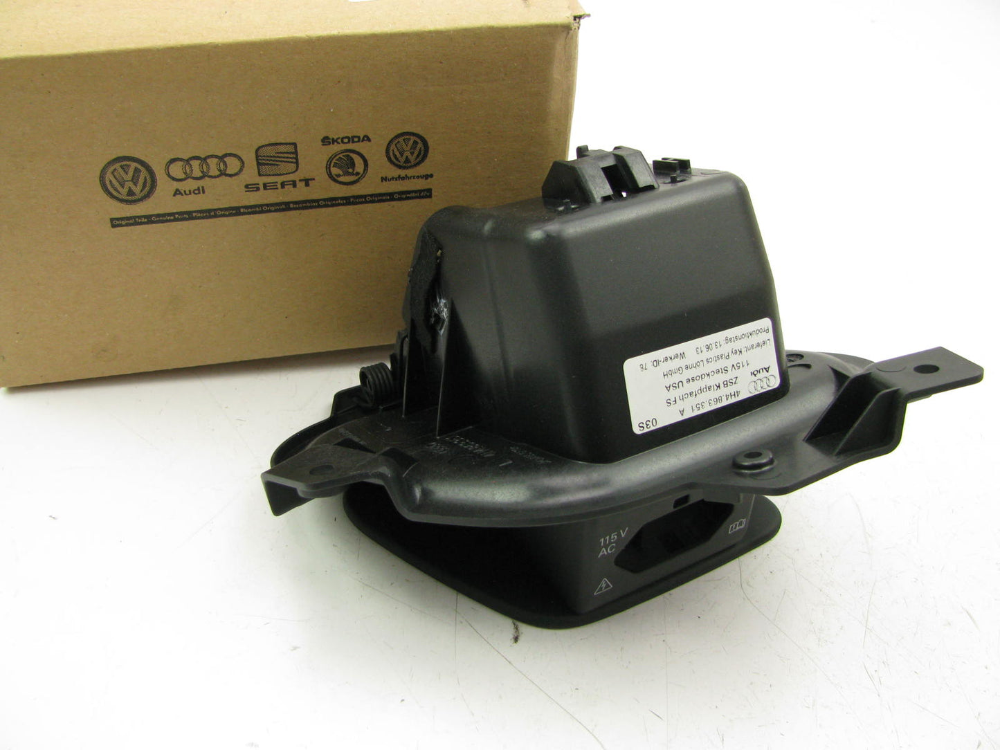 NEW - OEM VW Audi 4H4863351A Rear Left Console 12v Accessory Power Outlet