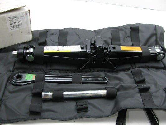 NEW GENUINE Original Audi Q7 4L Touareg 7L Jack With Bag & Tool Set 4L0071073
