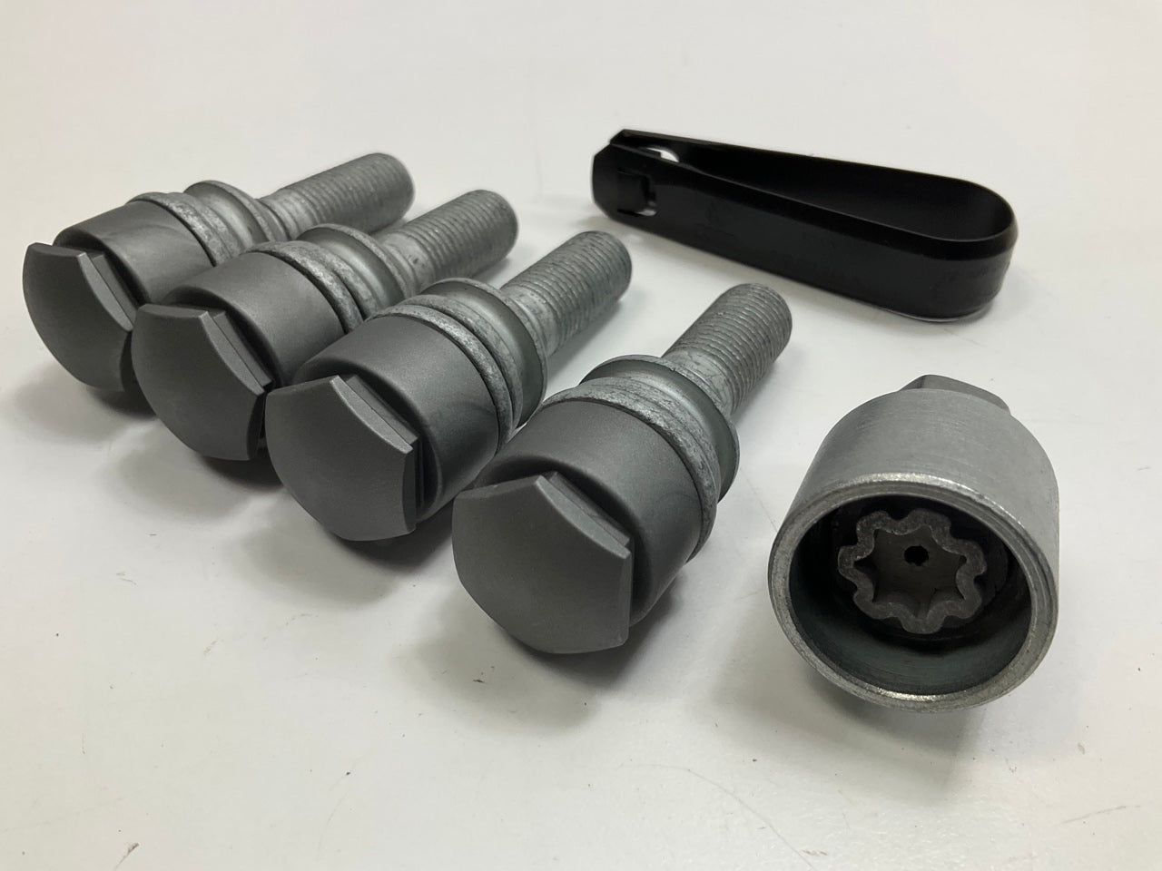 NEW GENUINE Wheel Locks Lock Set W/ Key OEM For 2007-2015 Audi Q7 4L0071455