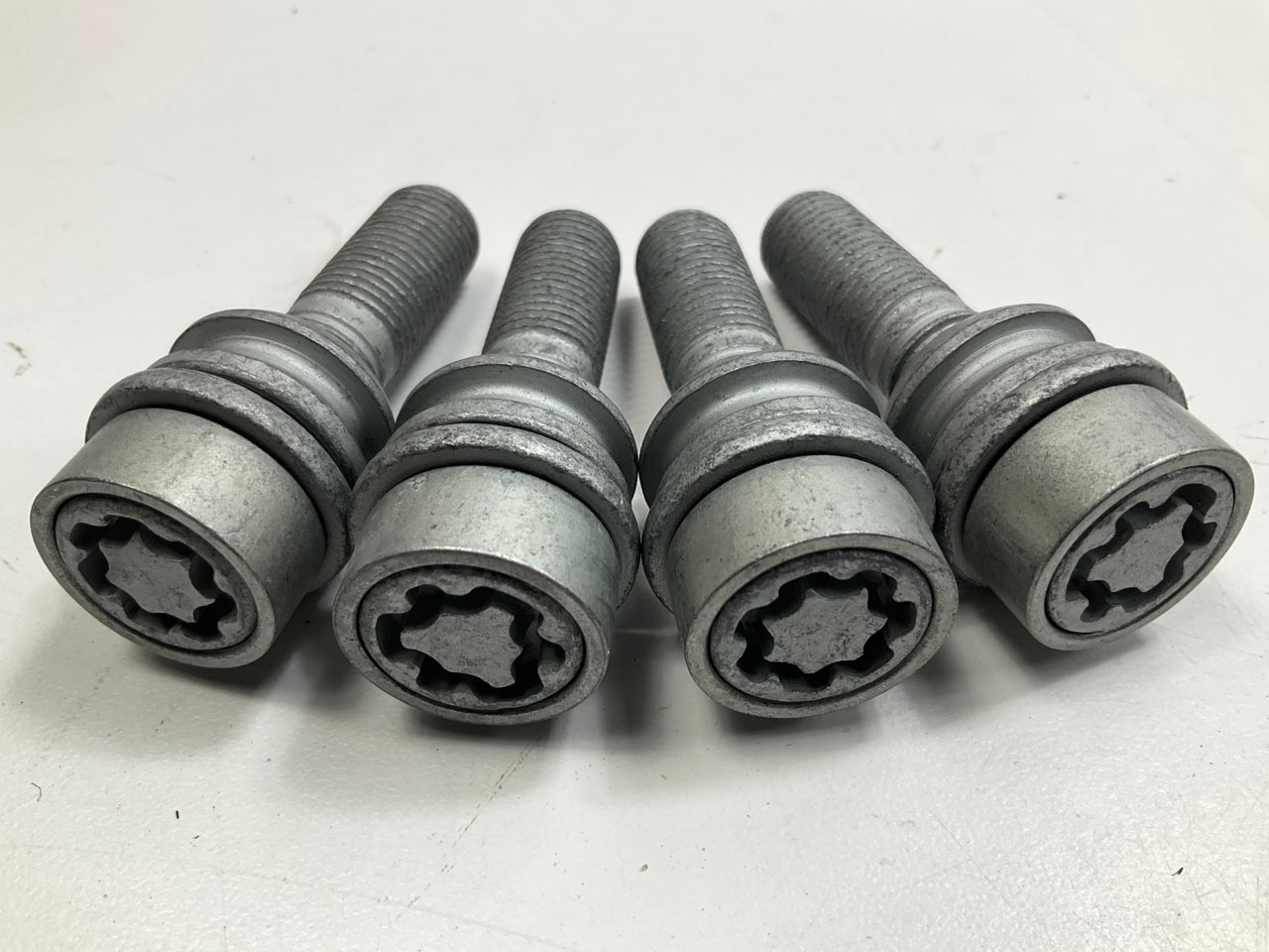 NEW GENUINE Wheel Locks Lock Set W/ Key OEM For 2007-2015 Audi Q7 4L0071455