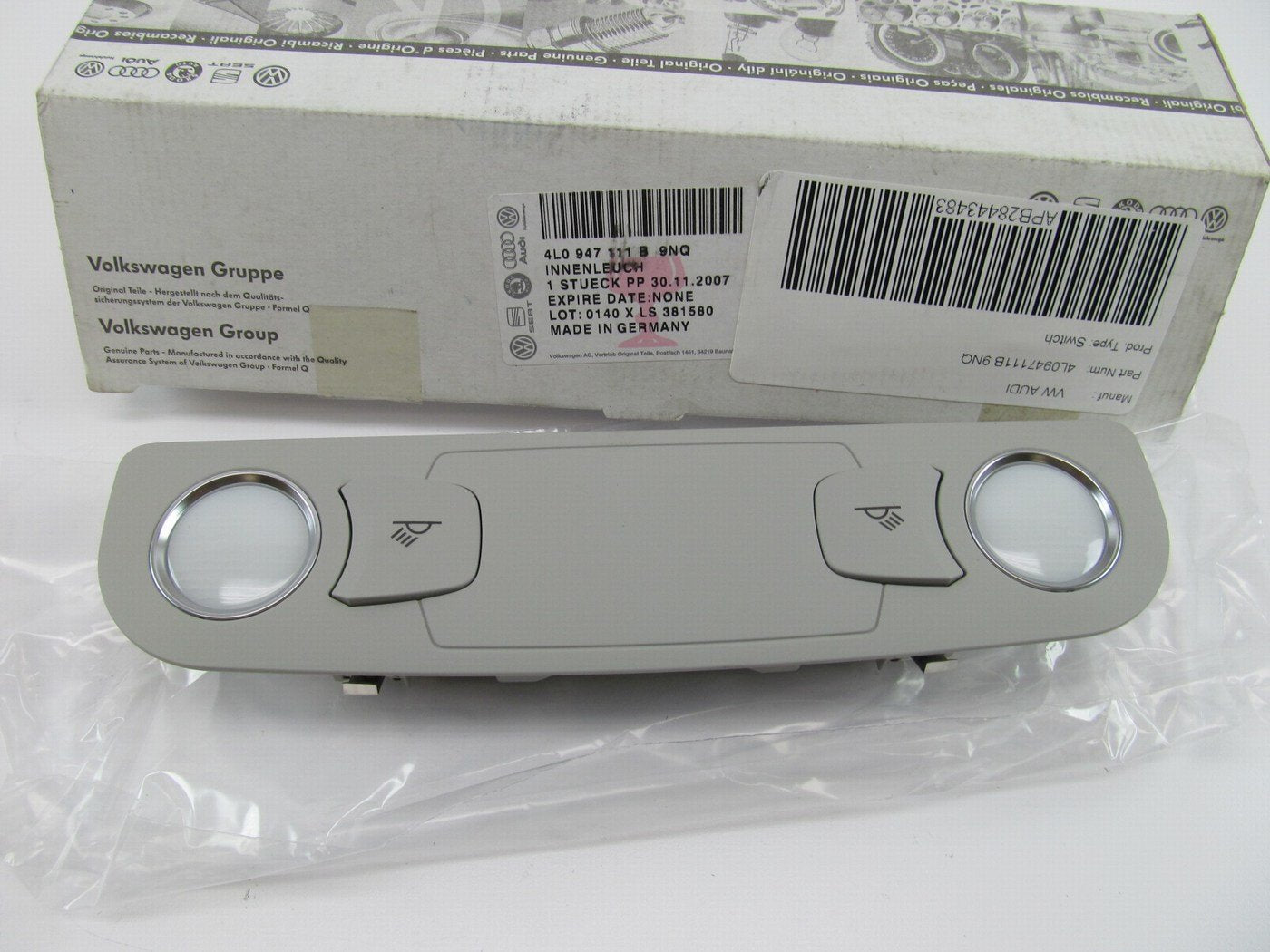 NEW GENUINE Silver Dome Lamp Map Reading Light OEM VW 4L0947111B 9NQ