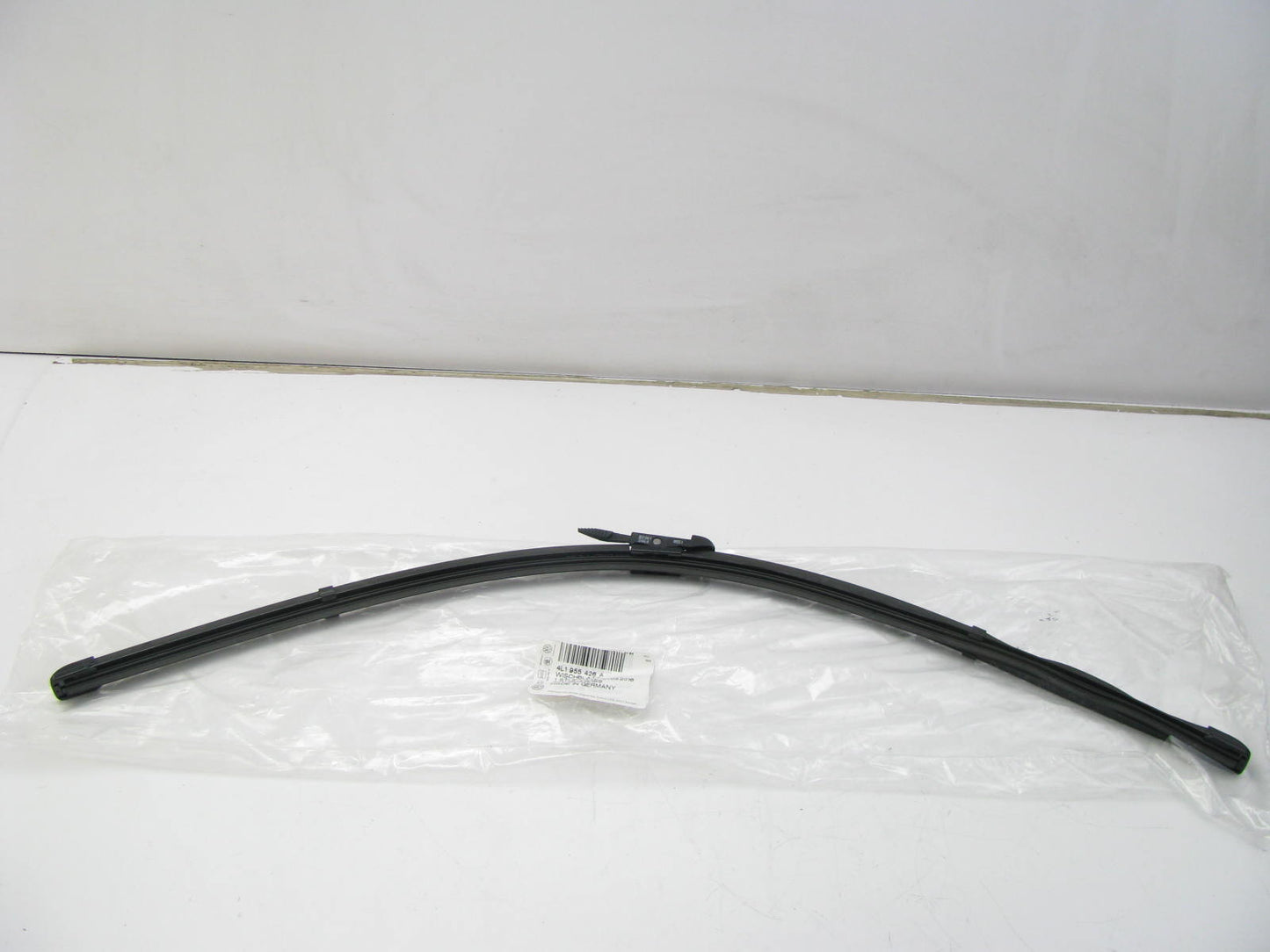 NEW GENUINE OEM Vw Audi 4L1955426A FRONT RIGHT Windshield Wiper Blade