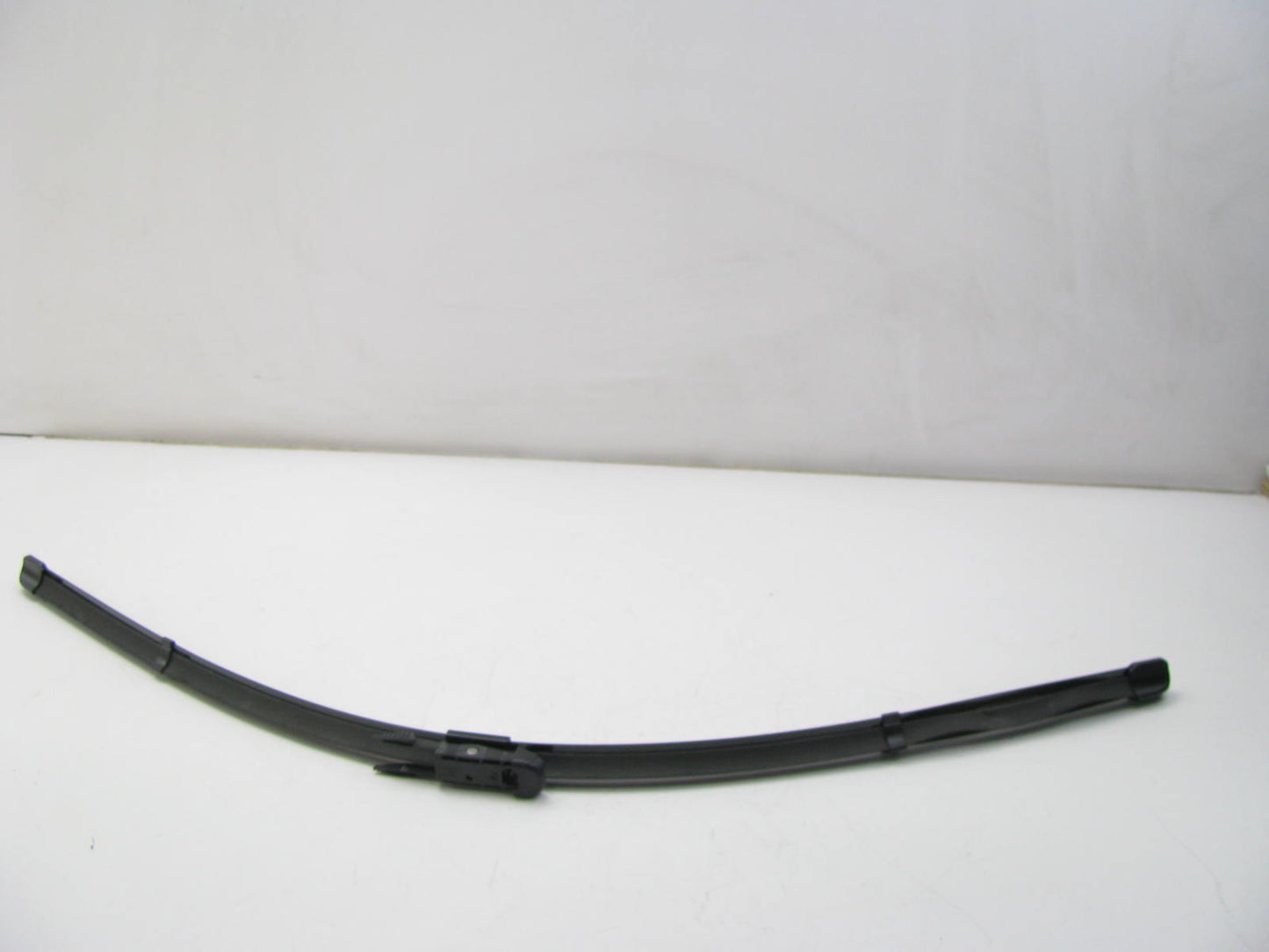 NEW GENUINE OEM Vw Audi 4L1955426A FRONT RIGHT Windshield Wiper Blade