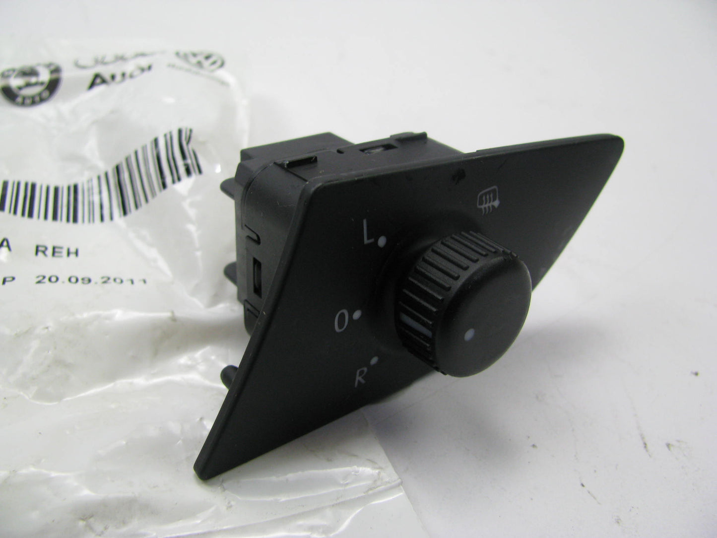 New OEM Power Mirror Adjust Switch 561959565AREH - 2012-2018 Volkswagen Passat