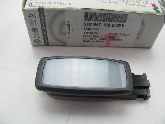 NEW GENUINE Interior Sun Visor Vanity Light Lamp OEM VW 5F0947109B82V