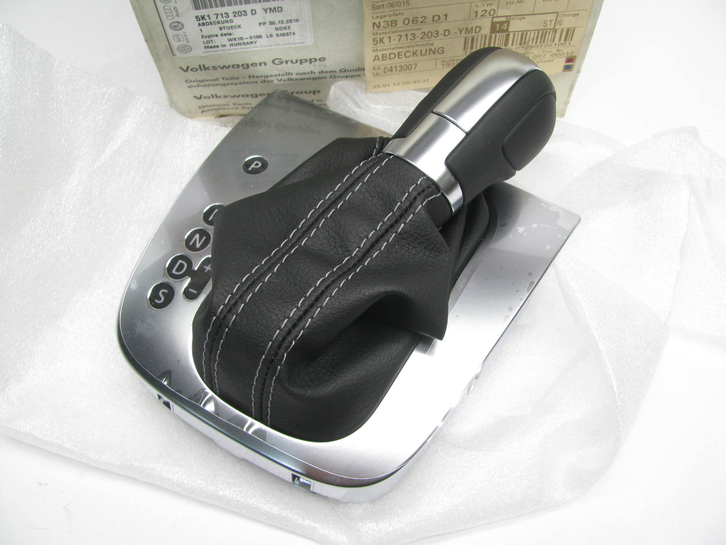 NEW OEM Shift Boot Console 5K1713203D-YMD For 2009-2013 VW Golf