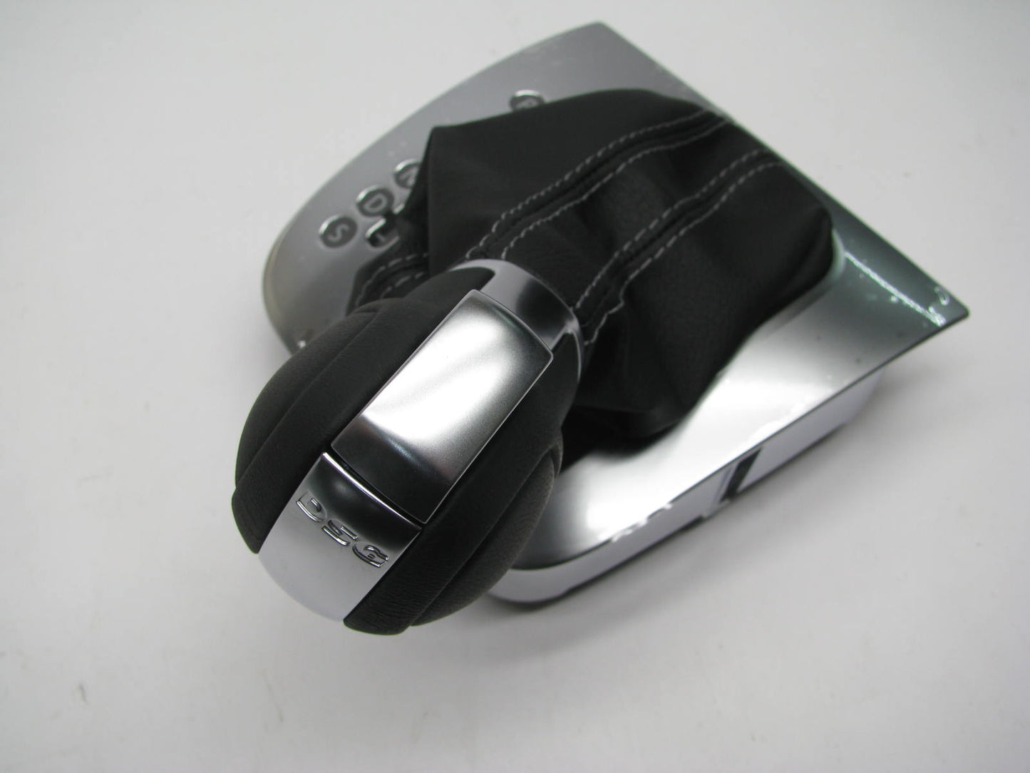 NEW OEM Shift Boot Console 5K1713203D-YMD For 2009-2013 VW Golf