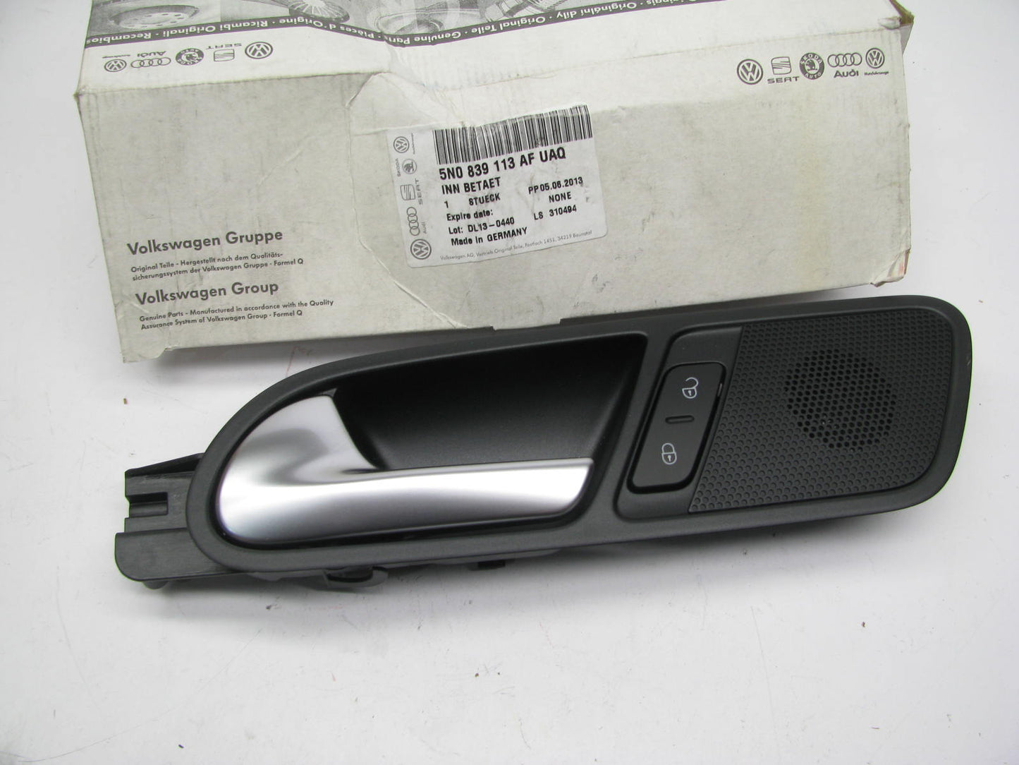 NEW OEM LH Rear Interior Door Handle W/speaker 5N0839113AF-UAQ For 14-17 Tiguan
