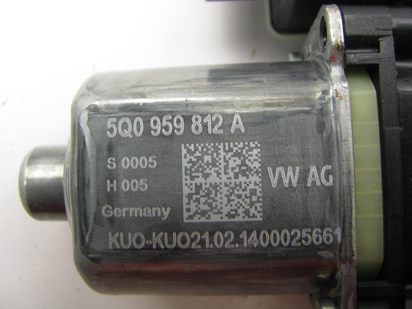 New Genuine OEM Rear Right Power Lift Window Motor For VW 15-17 Golf Sport Wagon