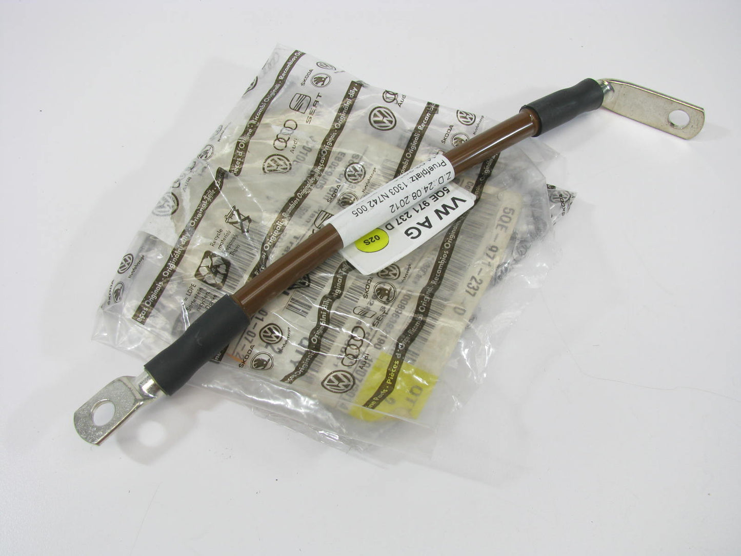 NEW GENUINE OEM 5QE-971-237-D Rear Ground Battery Cable Strap For 15-18 E-Golf