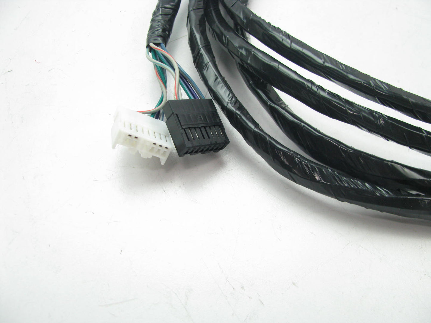 New Genuine OEM Rear Seat Multimedia Wiring Cable For 2009-12 Volkswagen Routan