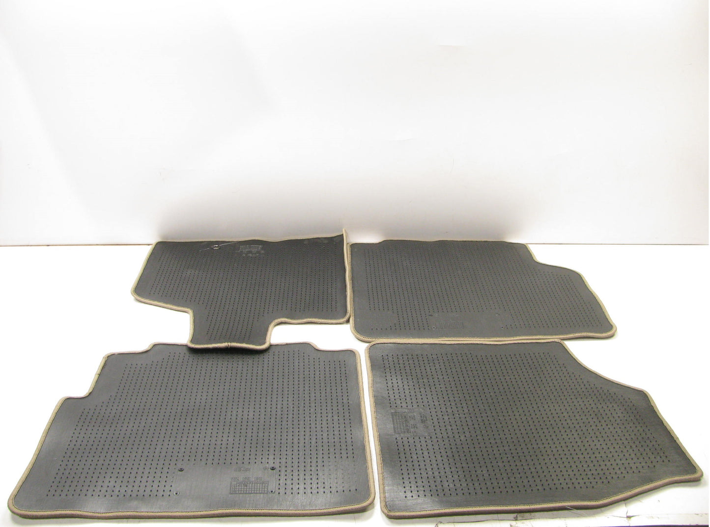 NEW 4-PC Tan Floor Mat Set 7B0-863-011-D-HL5 Genuine OEM For 2009-2011 VW Routan