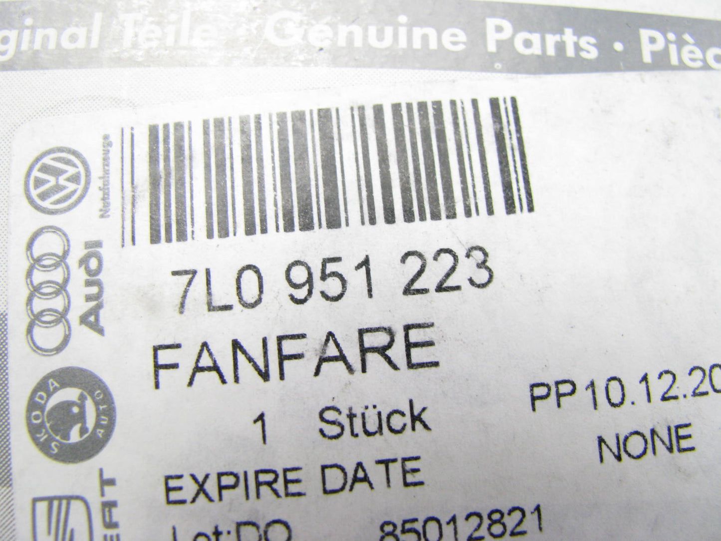 NEW GENUINE OEM Vw Audi 7L0951223 HIGH Tone Horn 04-06 Phaeton 04-10 Touareg