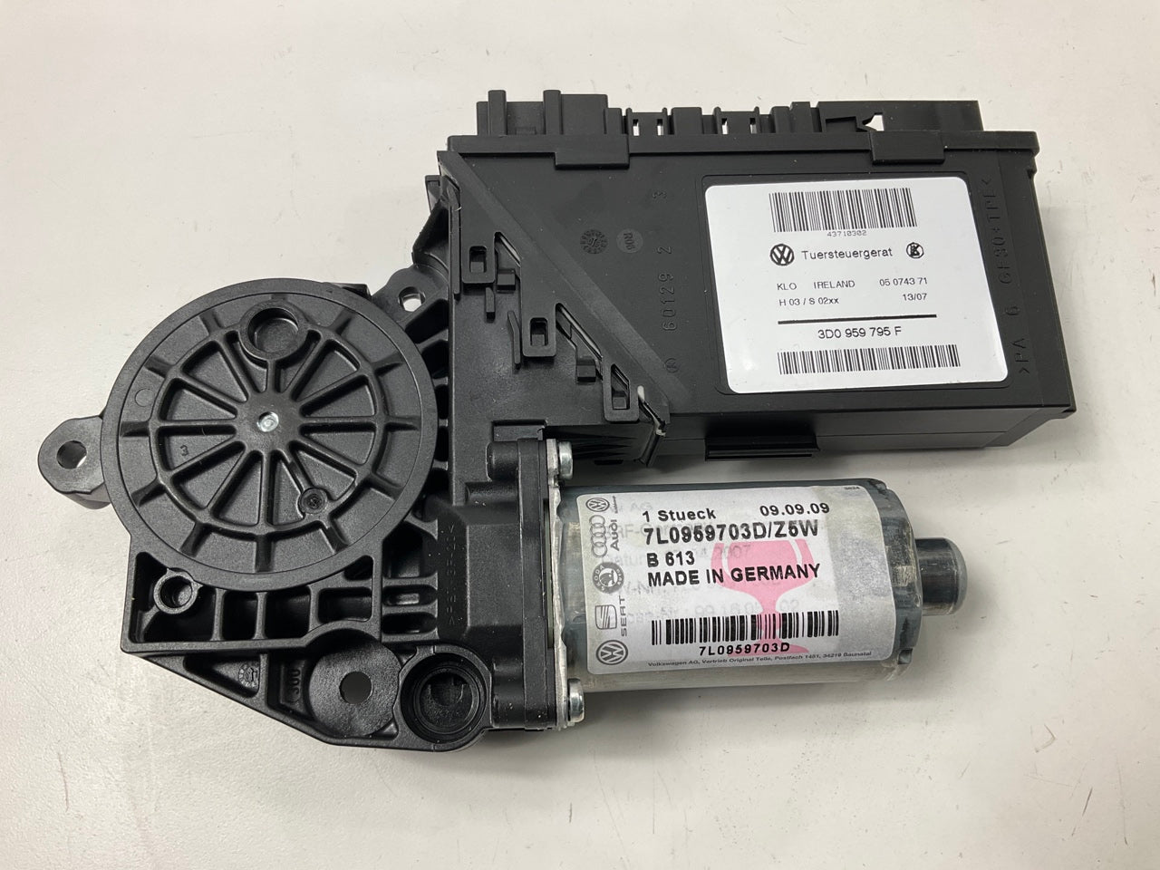NEW OEM VW 7L0959703D-Z5W Rear Left Power Window Motor - 03-10 VW Touareg