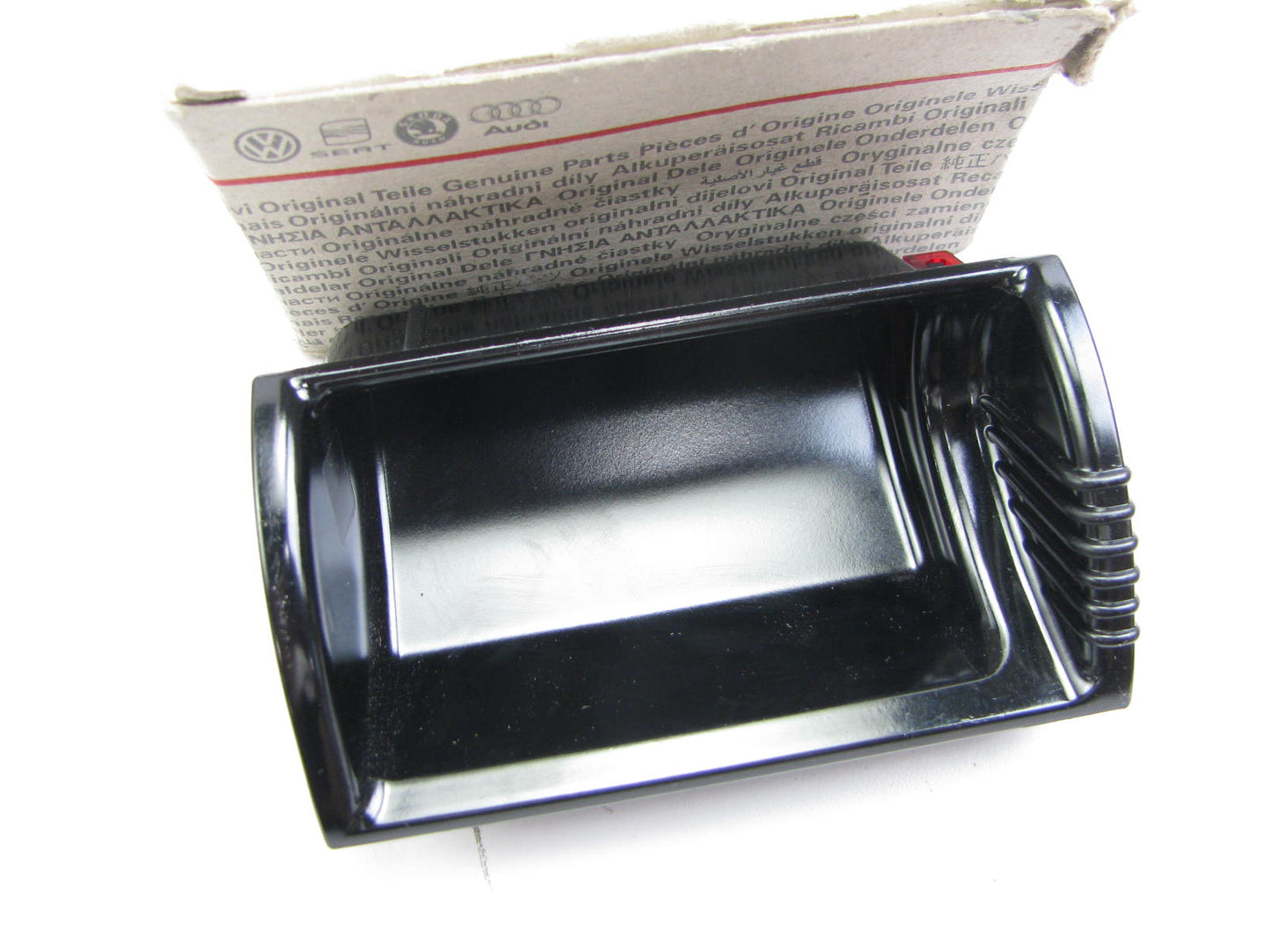 New Genuine OEM Front Center Tray Insert For 97-05 Volkswagen Passat 7M3857989